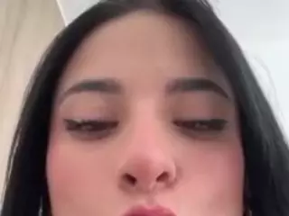 Kira Lopez's Live Sex Cam Show