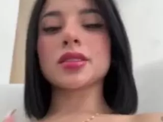 Kira Lopez's Live Sex Cam Show