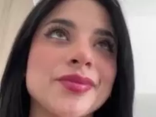 Kira Lopez's Live Sex Cam Show