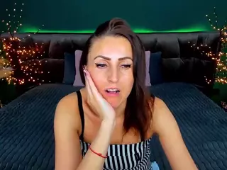 RebeccaDiamond18's Live Sex Cam Show