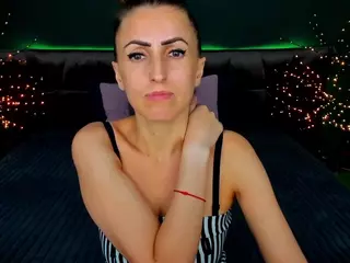 RebeccaDiamond18's Live Sex Cam Show