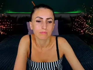 RebeccaDiamond18's Live Sex Cam Show
