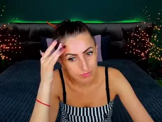 RebeccaDiamond18's Live Sex Cam Show
