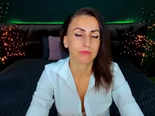 RebeccaDiamond18's Live Sex Cam Show
