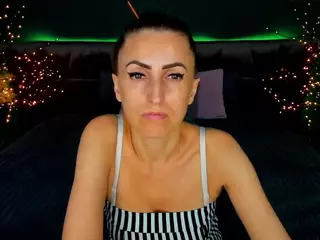 RebeccaDiamond18's Live Sex Cam Show