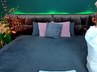 RebeccaDiamond18's Live Sex Cam Show