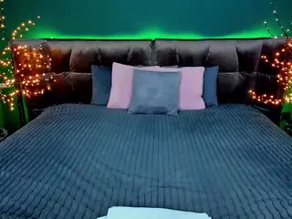 RebeccaDiamond18's Live Sex Cam Show