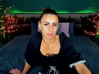 RebeccaDiamond18's Live Sex Cam Show