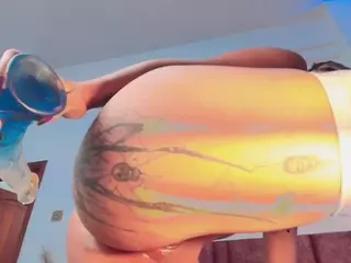AlisaFox's Live Sex Cam Show