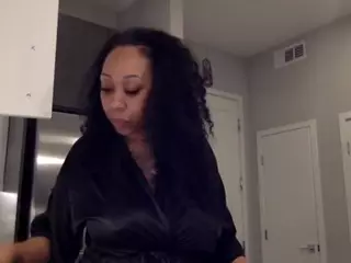 Miss Pretty Pocahontas's Live Sex Cam Show