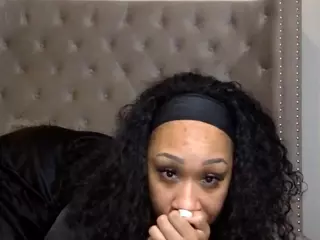 Miss Pretty Pocahontas's Live Sex Cam Show