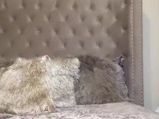 Miss Pretty Pocahontas's Live Sex Cam Show