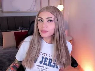 Bombshellll's Live Sex Cam Show