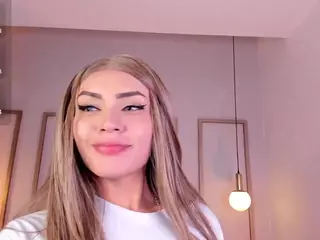 Bombshellll's Live Sex Cam Show