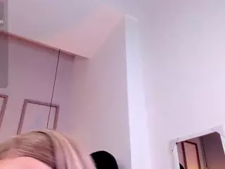 Bombshellll's Live Sex Cam Show