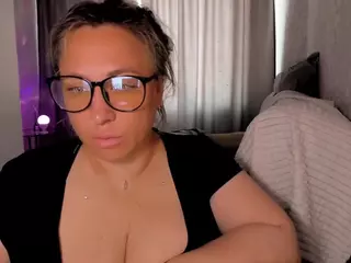 Foxxy-Lady's Live Sex Cam Show