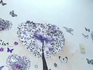 little-lucyx's Live Sex Cam Show