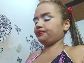 little-lucyx's Live Sex Cam Show