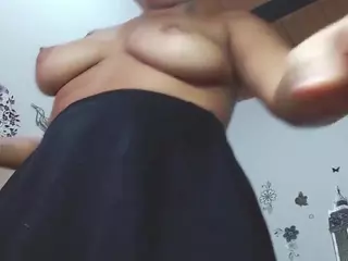 little-lucyx's Live Sex Cam Show
