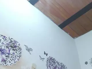 little-lucyx's Live Sex Cam Show