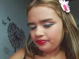 little-lucyx's Live Sex Cam Show