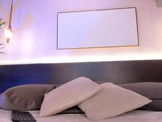 Live cam show with Agata Duque