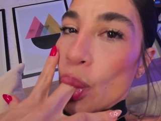 Live cam show with Agata Duque