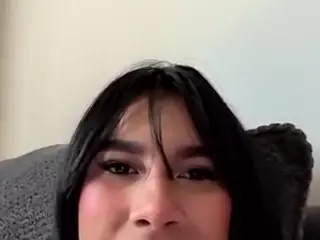 Aliii's Live Sex Cam Show