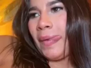 Aliii's Live Sex Cam Show