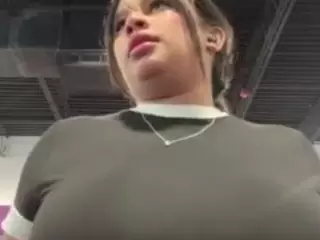 Aliii's Live Sex Cam Show