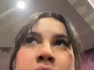 Aliii's Live Sex Cam Show