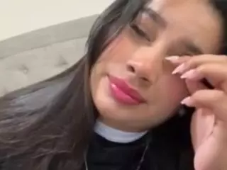 Aliii's Live Sex Cam Show