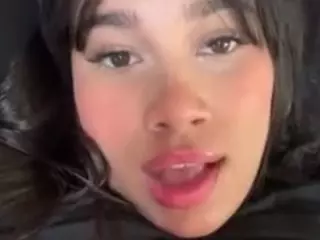 Aliii's Live Sex Cam Show