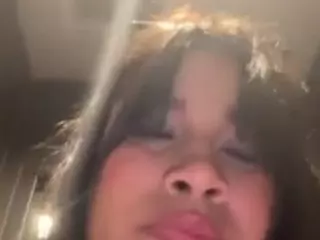 Aliii's Live Sex Cam Show