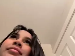 Aliii's Live Sex Cam Show