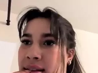 Aliii's Live Sex Cam Show