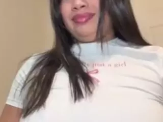 Aliii's Live Sex Cam Show