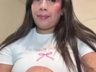 Aliii's Live Sex Cam Show