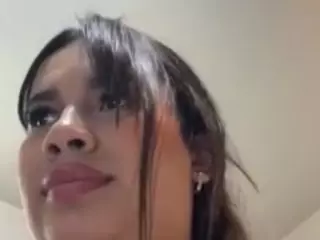 Aliii's Live Sex Cam Show