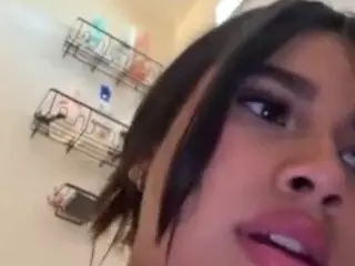 Aliii's Live Sex Cam Show
