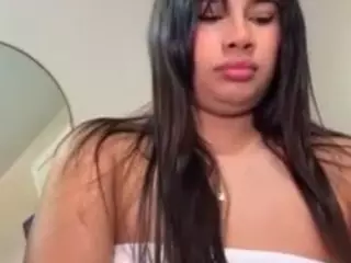 Aliii's Live Sex Cam Show