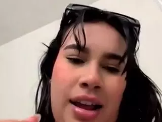 Aliii's Live Sex Cam Show