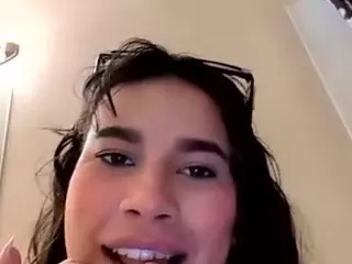 Aliii's Live Sex Cam Show