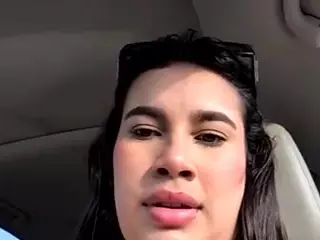 Aliii's Live Sex Cam Show