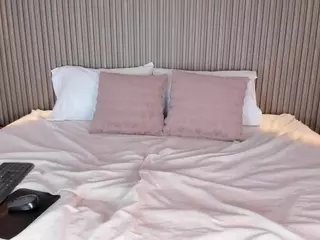 CloeHarp's Live Sex Cam Show
