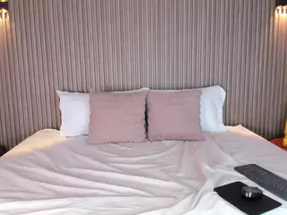 CloeHarp's Live Sex Cam Show