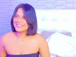 Live cam show with tiny-whore18