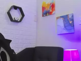 I S S A's Live Sex Cam Show