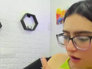 I S S A's Live Sex Cam Show