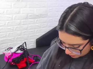 I S S A's Live Sex Cam Show